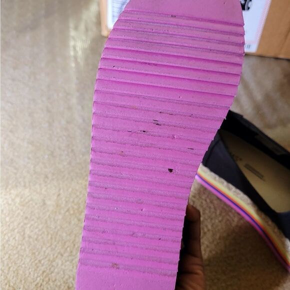 TOMS   - Picture 9 of 9